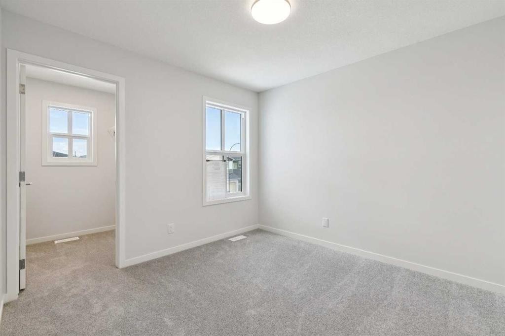 41 Belmont Row Sw, Calgary, AB - Indoor Photo Showing Other Room