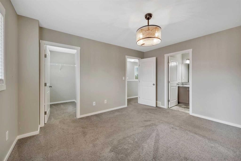 1002 Minto Street, Penhold, AB