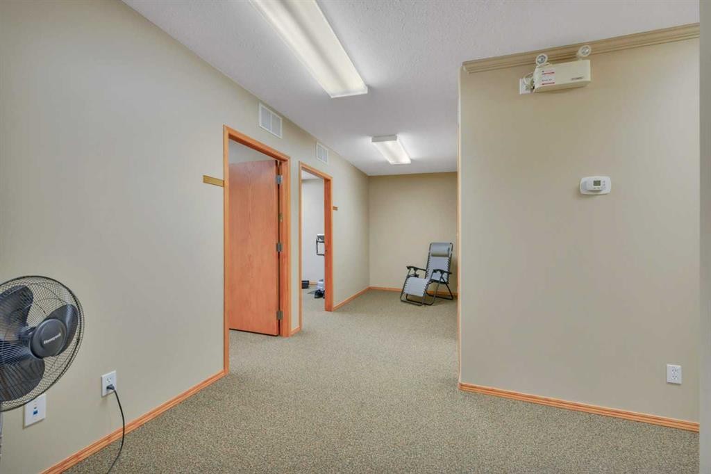 7-7471 Edgar Industrial Bend, Red Deer, AB