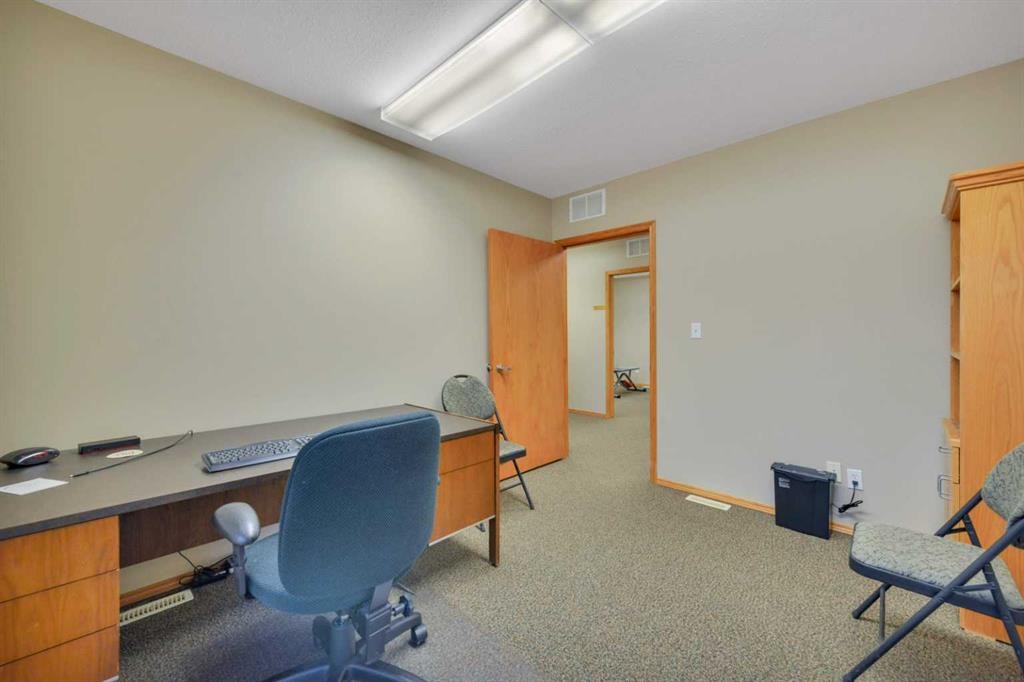 7-7471 Edgar Industrial Bend, Red Deer, AB
