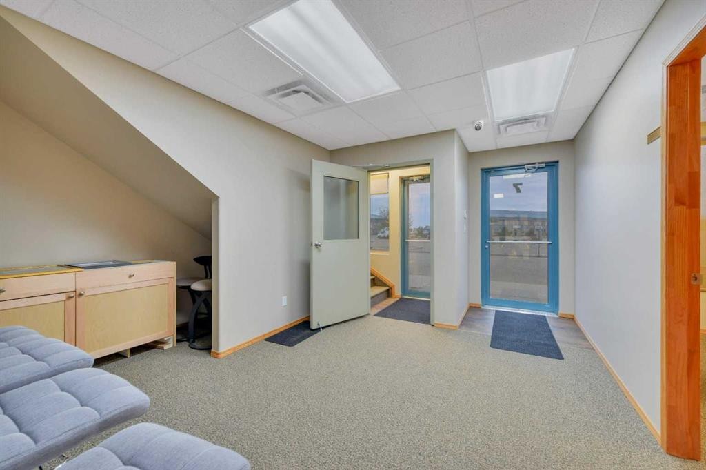 7-7471 Edgar Industrial Bend, Red Deer, AB