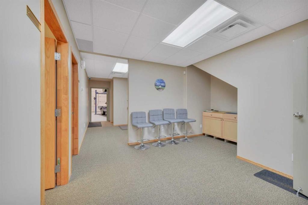 7-7471 Edgar Industrial Bend, Red Deer, AB