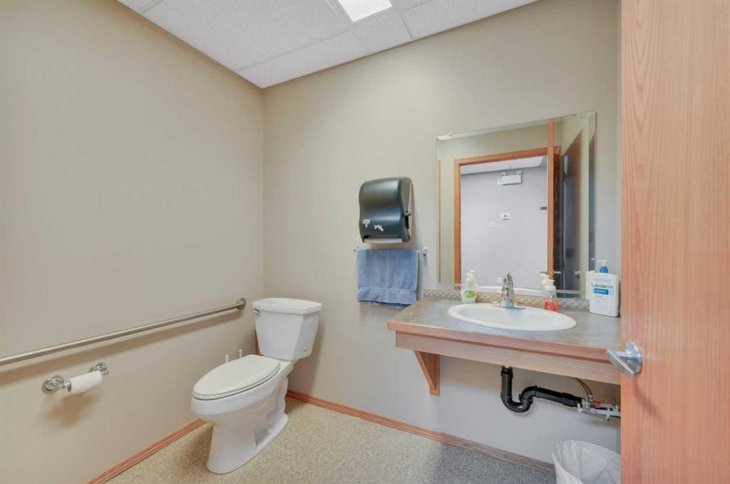 7-7471 Edgar Industrial Bend, Red Deer, AB