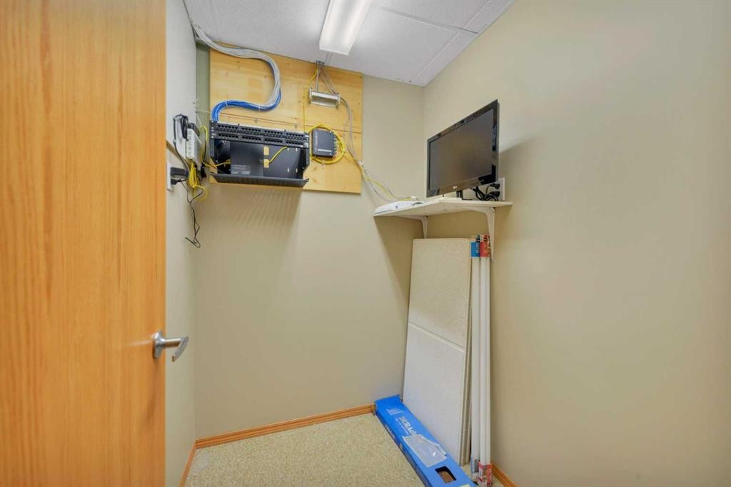 7-7471 Edgar Industrial Bend, Red Deer, AB