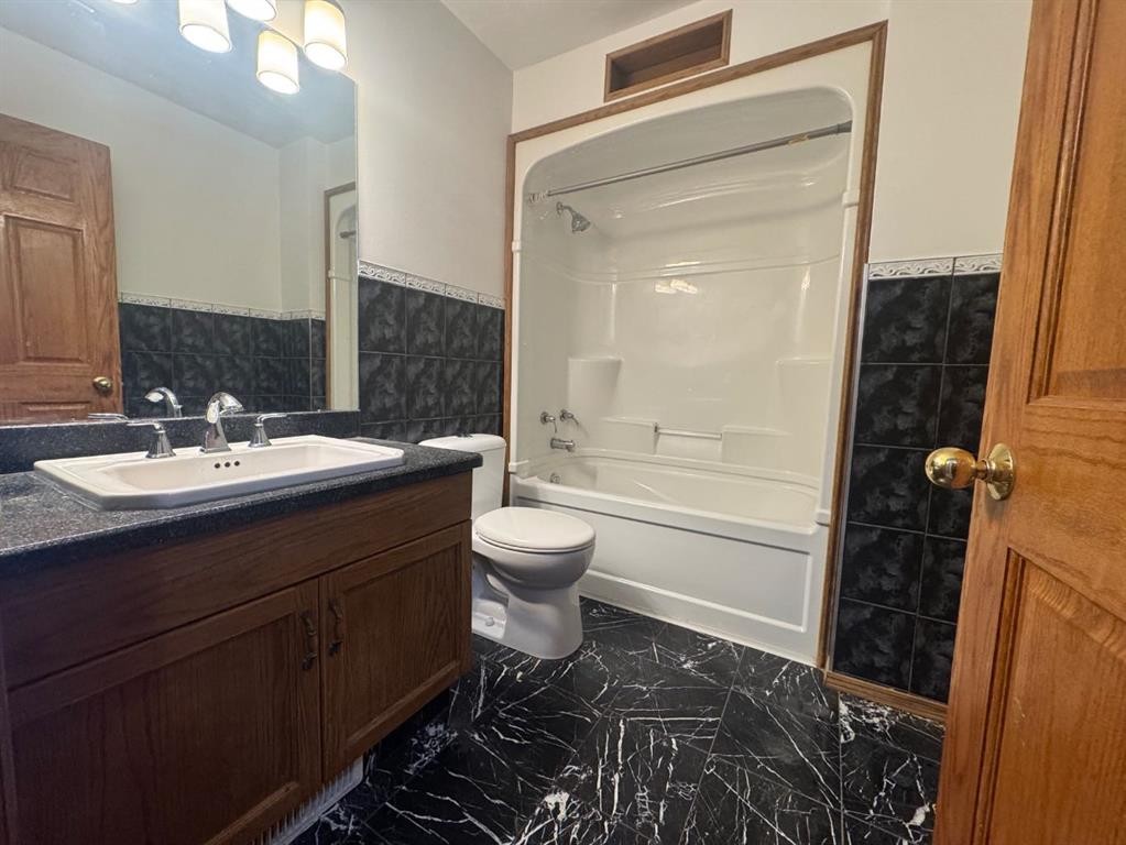 6013 63A Street, Red Deer, AB