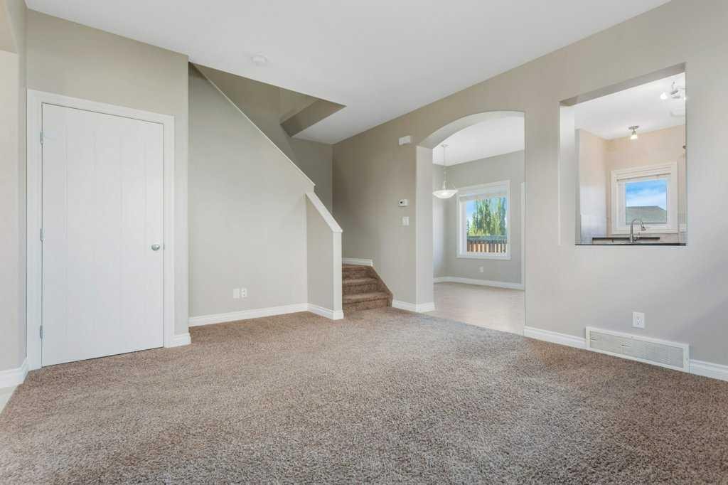 7 Ross Close, Sylvan Lake, AB