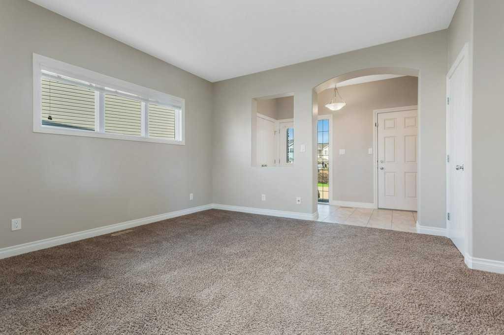 7 Ross Close, Sylvan Lake, AB