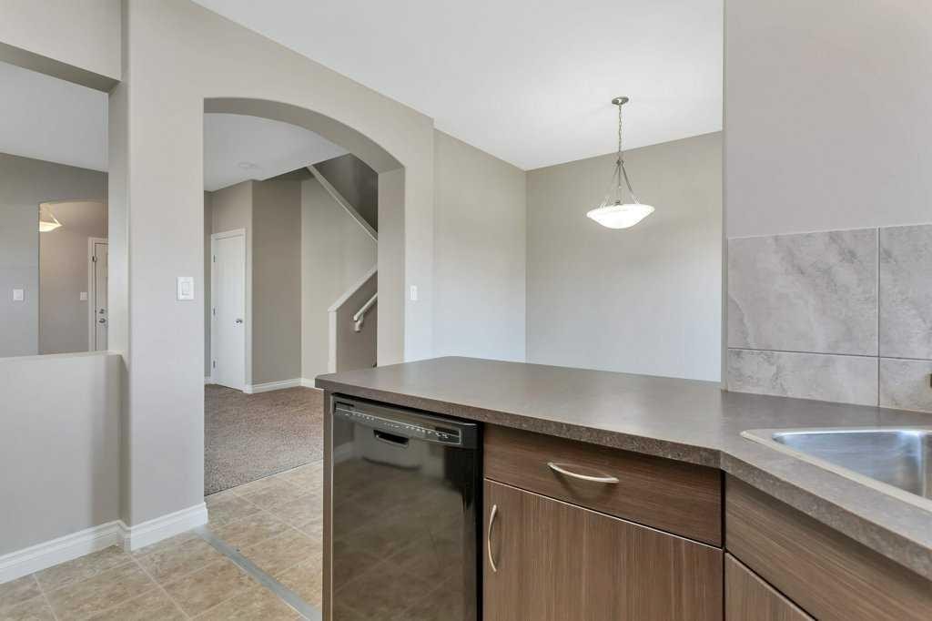 7 Ross Close, Sylvan Lake, AB
