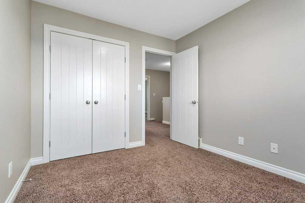 7 Ross Close, Sylvan Lake, AB