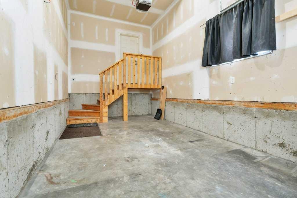 7 Ross Close, Sylvan Lake, AB