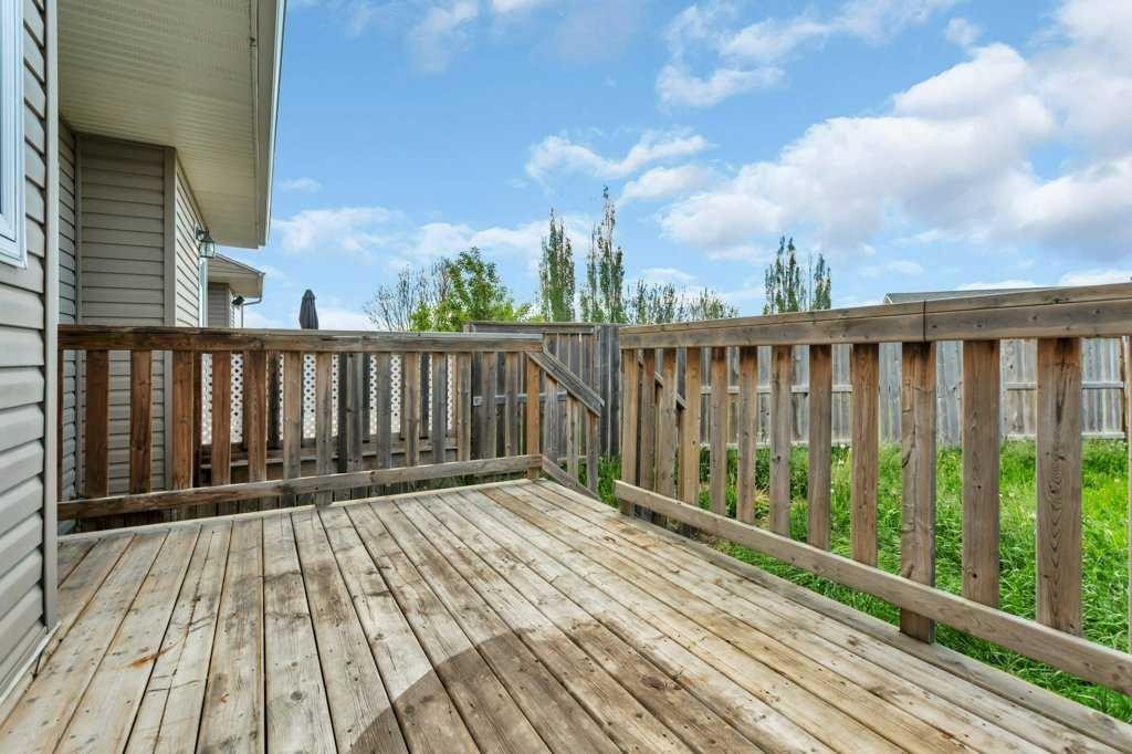 7 Ross Close, Sylvan Lake, AB