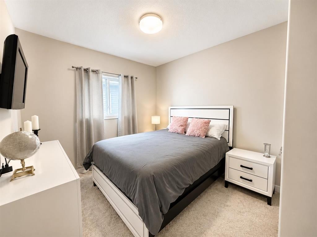 58 Village Crescent, Red Deer, AB