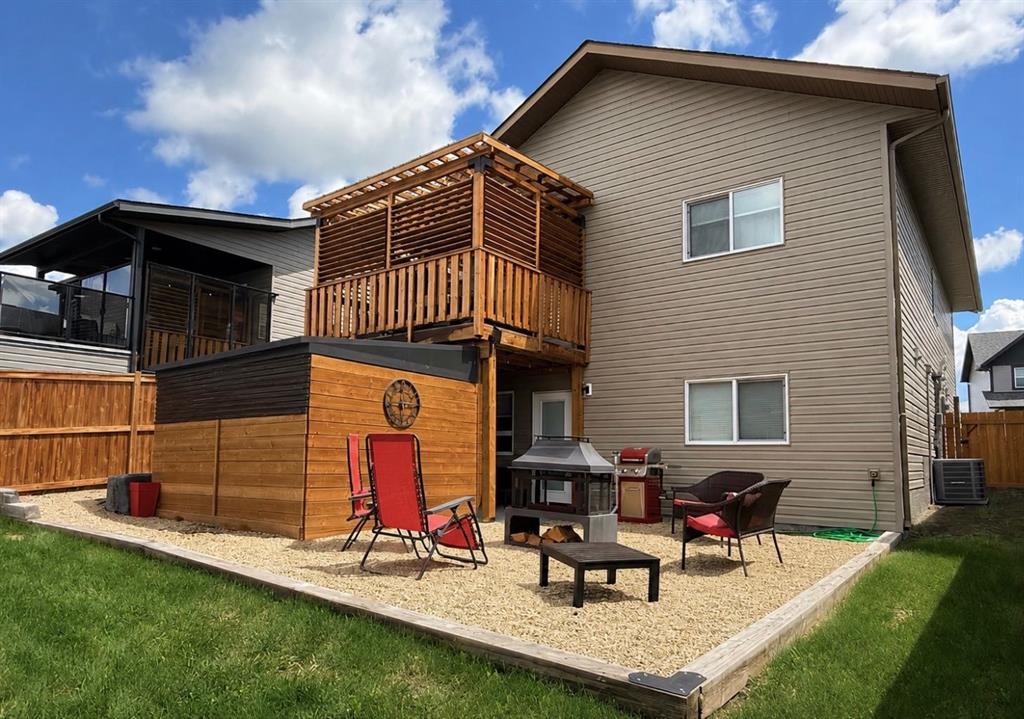 58 Village Crescent, Red Deer, AB