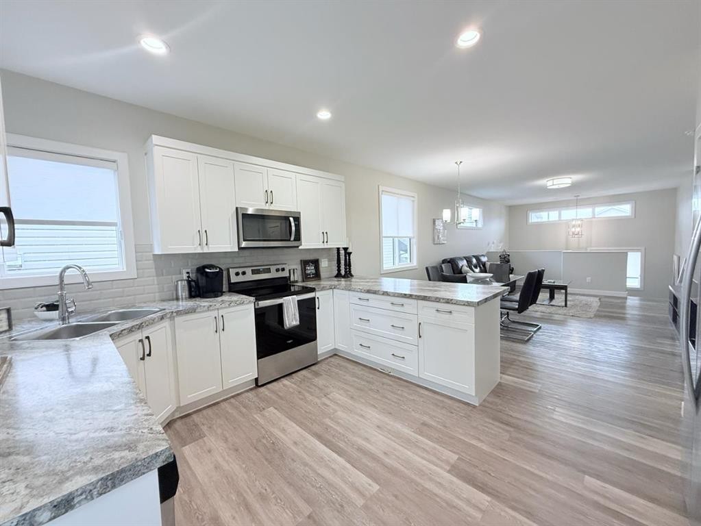 58 Village Crescent, Red Deer, AB