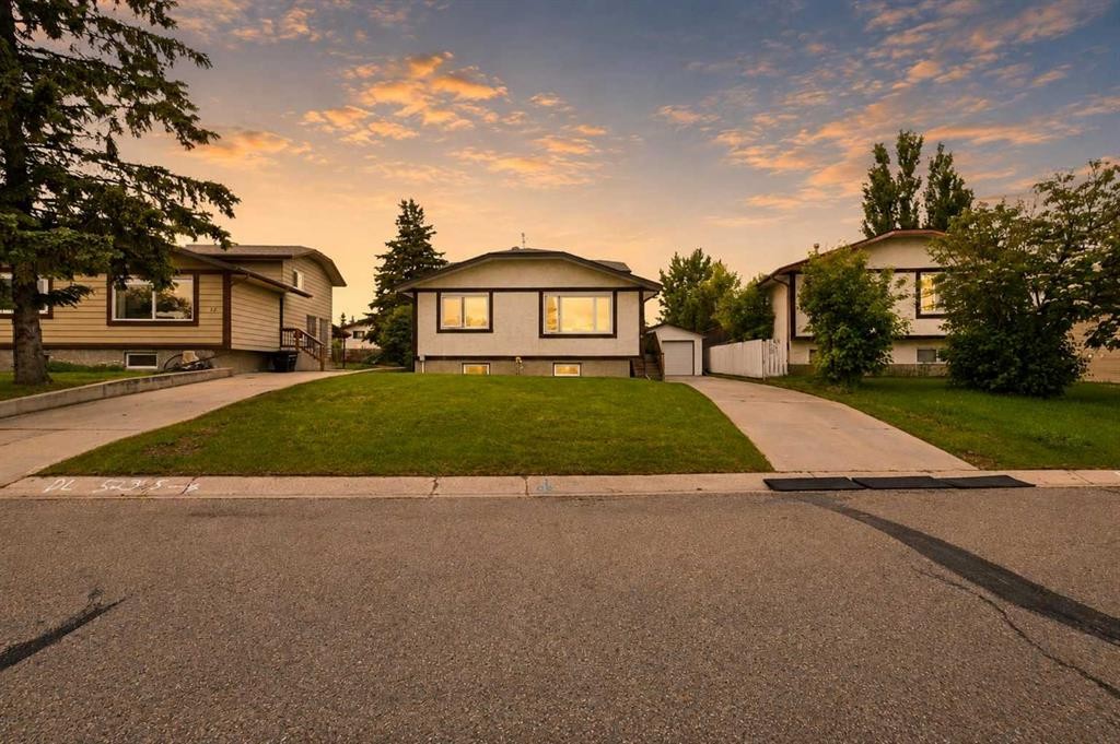 10 Opal Close, Lacombe, AB