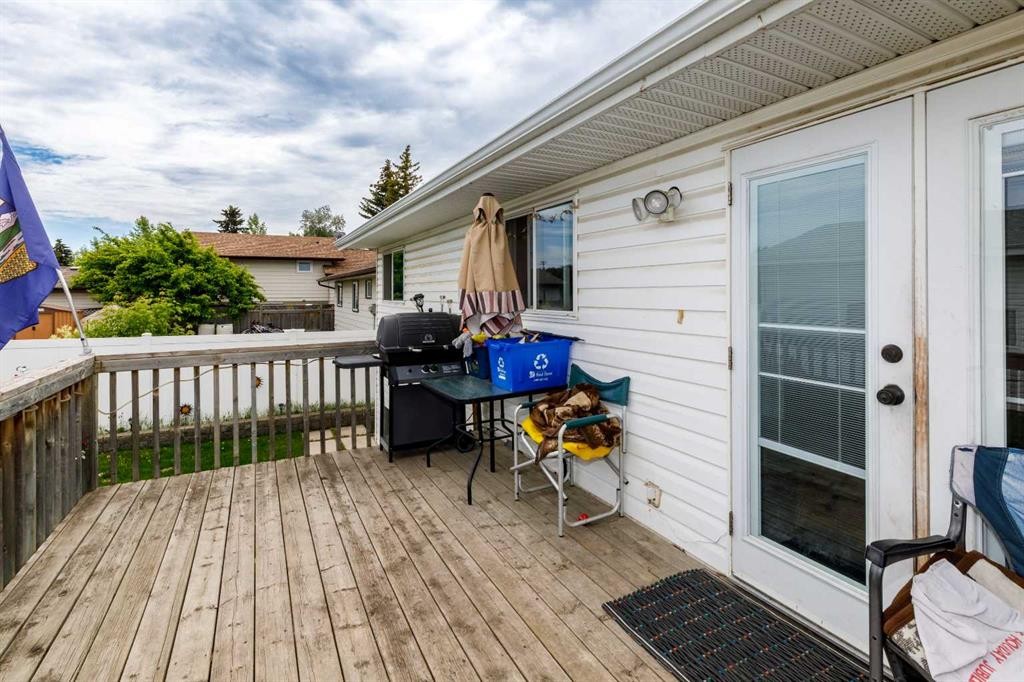 63 Mclevin Crescent, Red Deer, AB