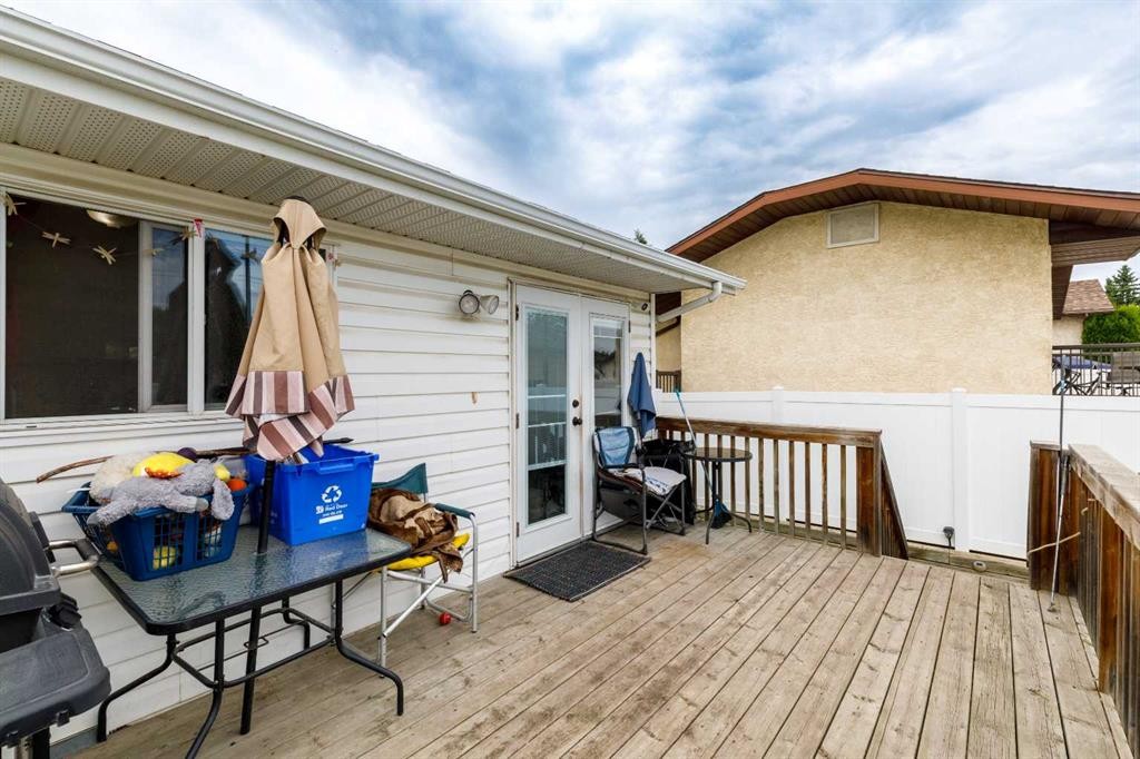63 Mclevin Crescent, Red Deer, AB