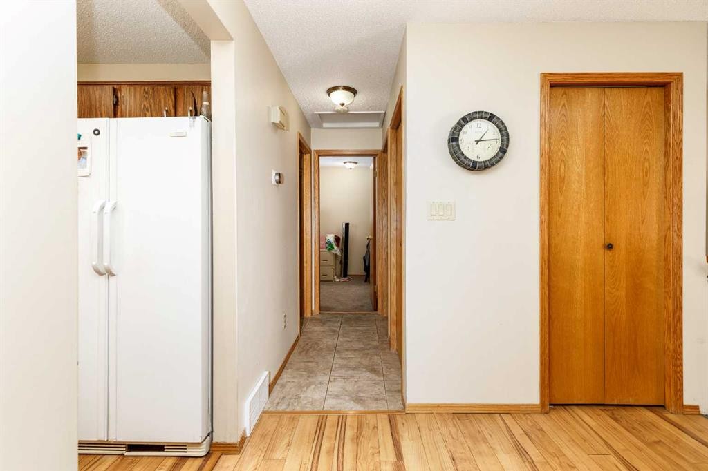63 Mclevin Crescent, Red Deer, AB