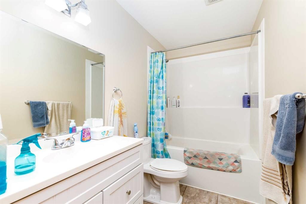 63 Mclevin Crescent, Red Deer, AB