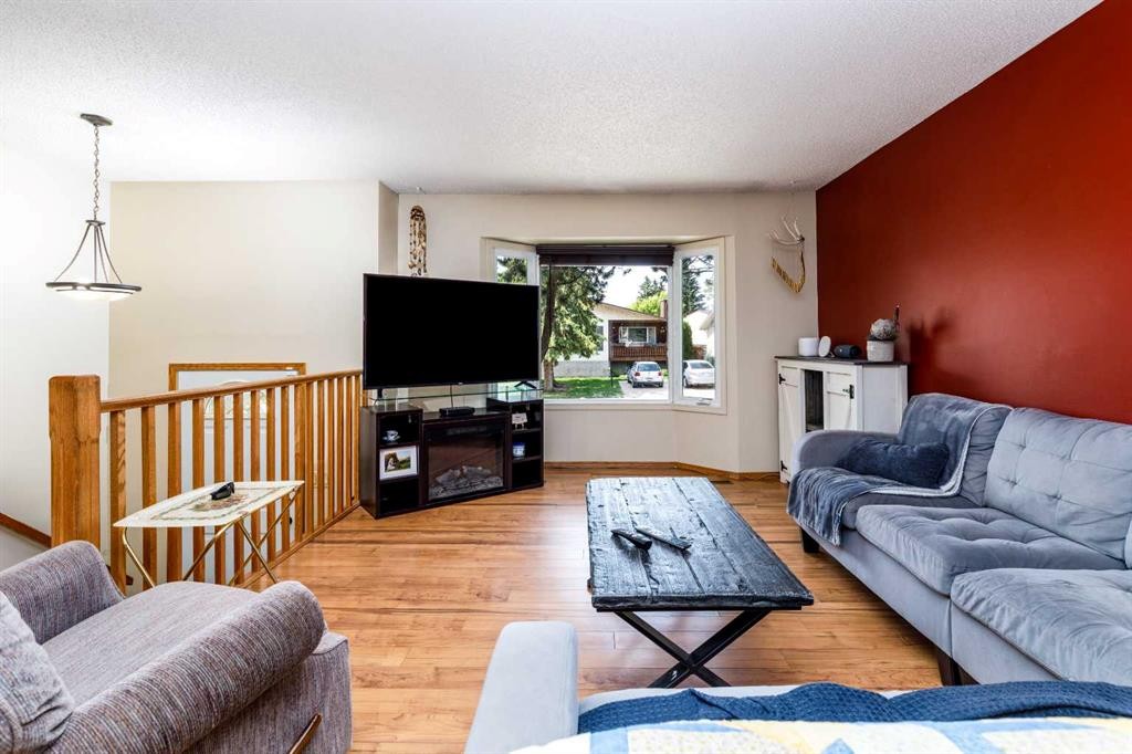 63 Mclevin Crescent, Red Deer, AB