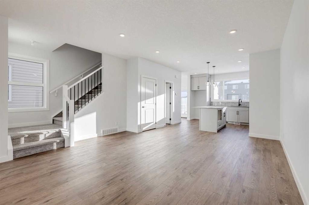 33 Savanna Place Ne, Calgary, AB