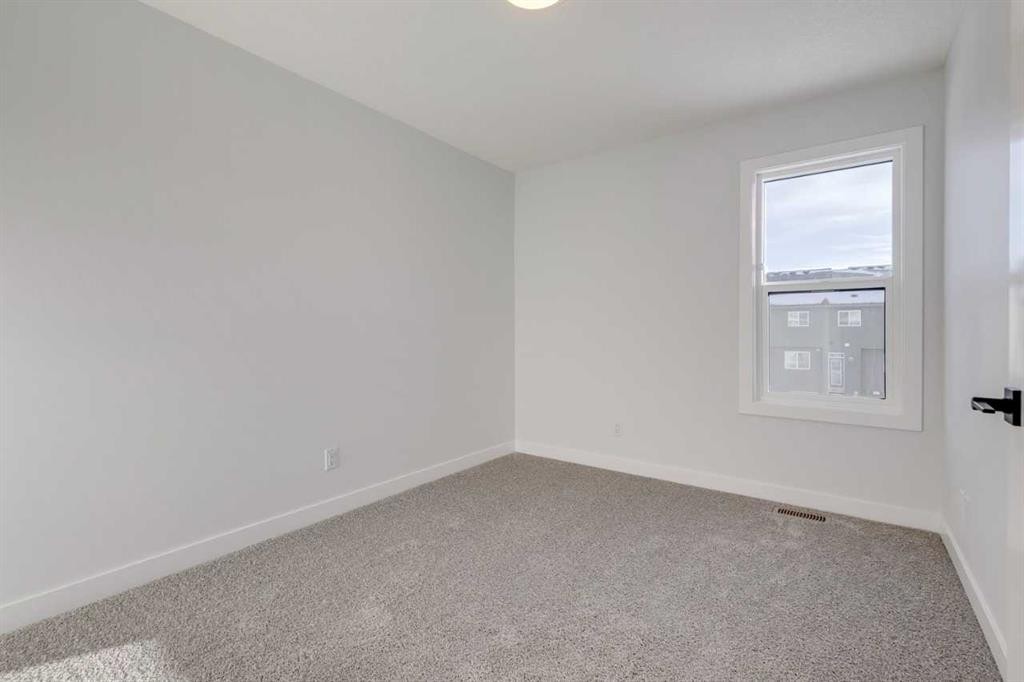 33 Savanna Place Ne, Calgary, AB