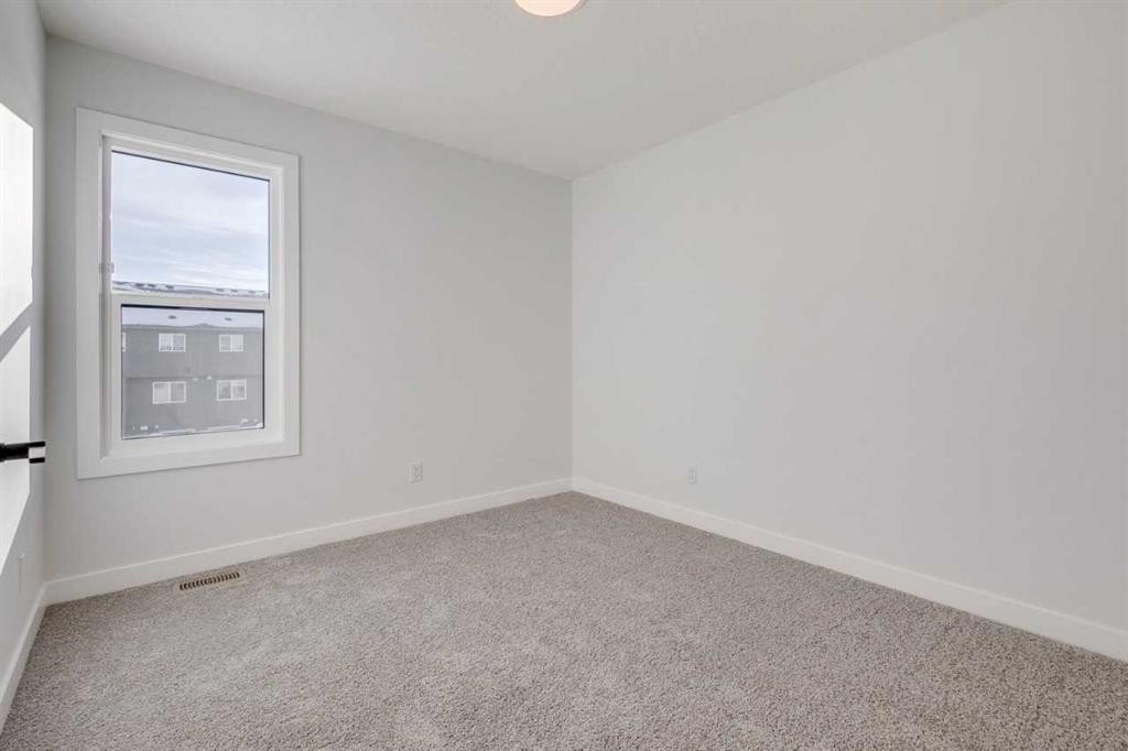 33 Savanna Place Ne, Calgary, AB