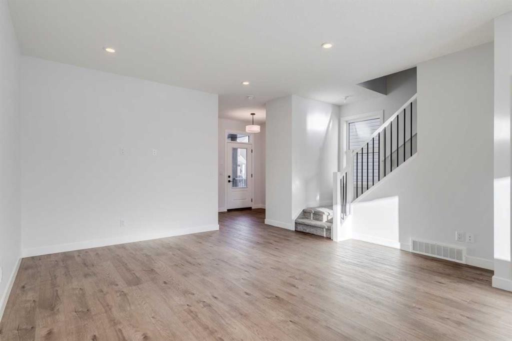 33 Savanna Place Ne, Calgary, AB