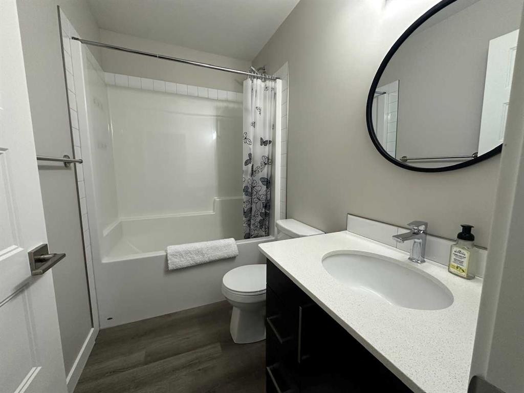 111 Golden Crescent, Red Deer, AB