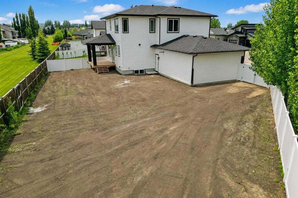 14 Napoleon Meadows Way, Innisfail, AB - Outdoor