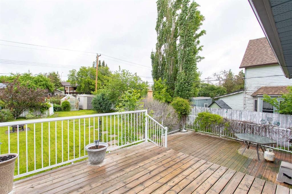 4722 49 Avenue, Bentley, AB