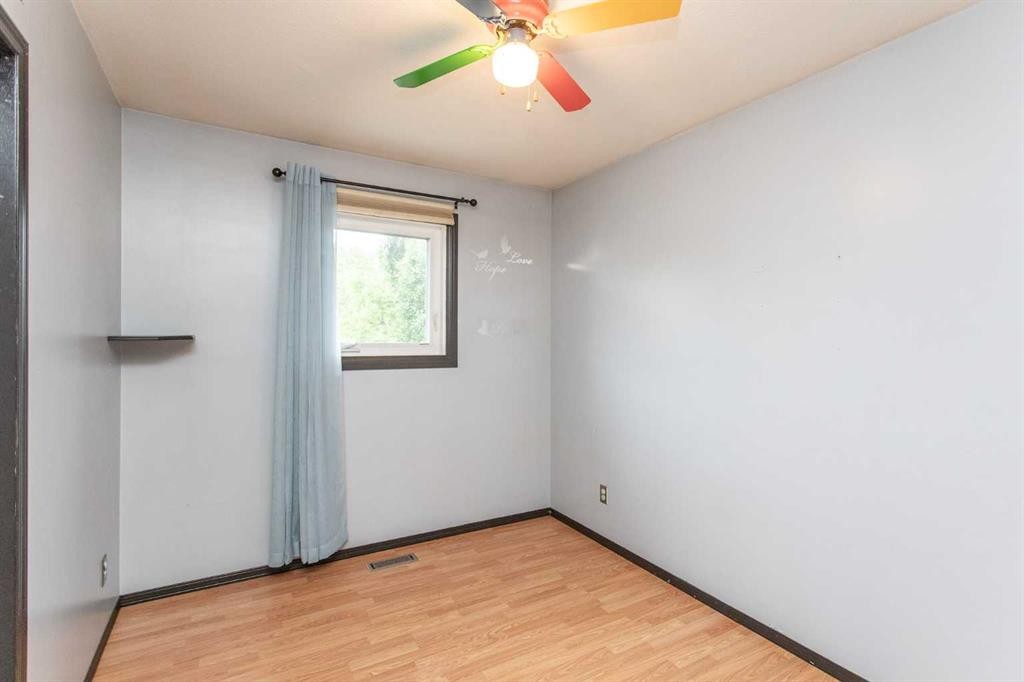 4722 49 Avenue, Bentley, AB