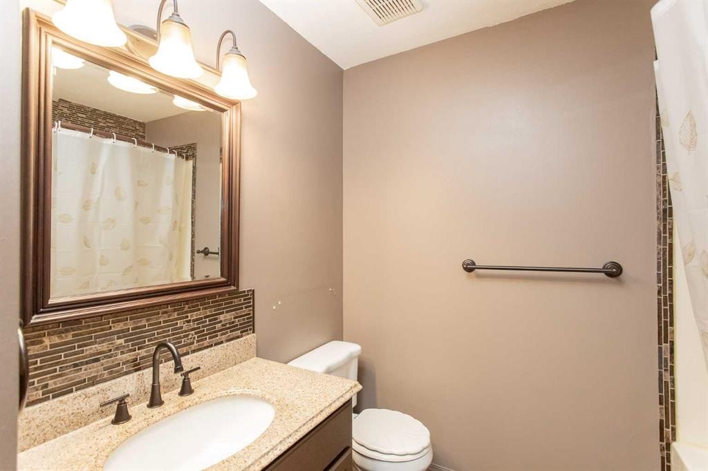 4722 49 Avenue, Bentley, AB
