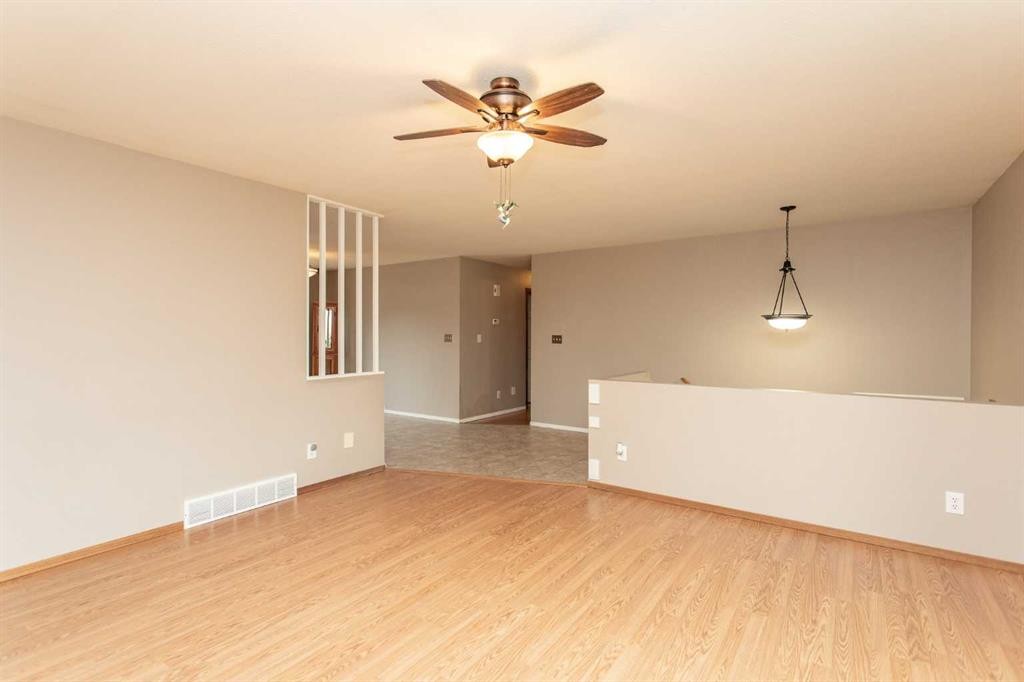 4722 49 Avenue, Bentley, AB