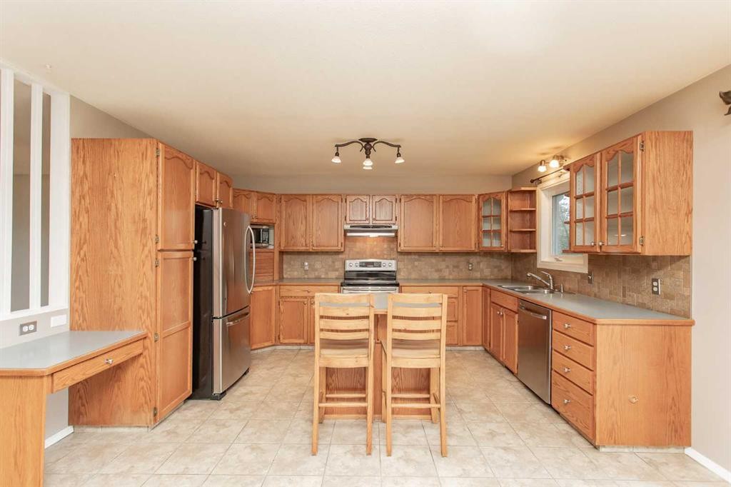 4722 49 Avenue, Bentley, AB
