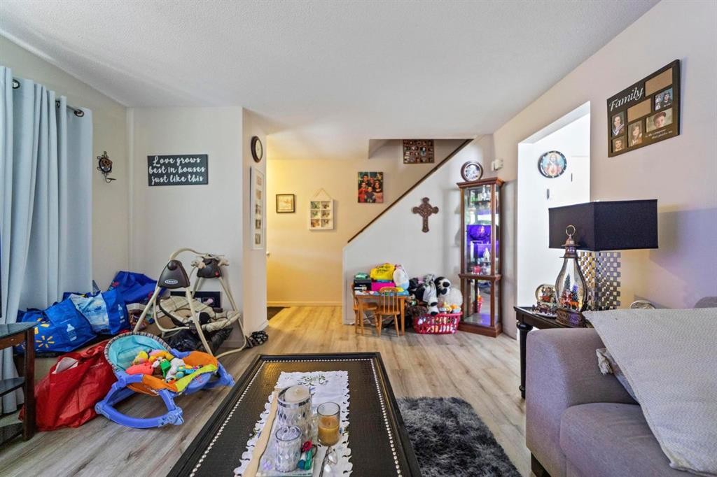 6404A 45 Avenue, Camrose, AB