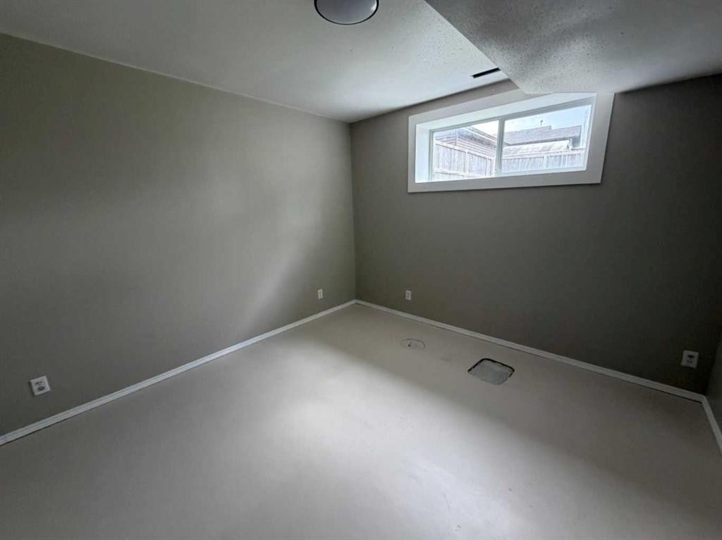 157 Oswald Close, Red Deer, AB