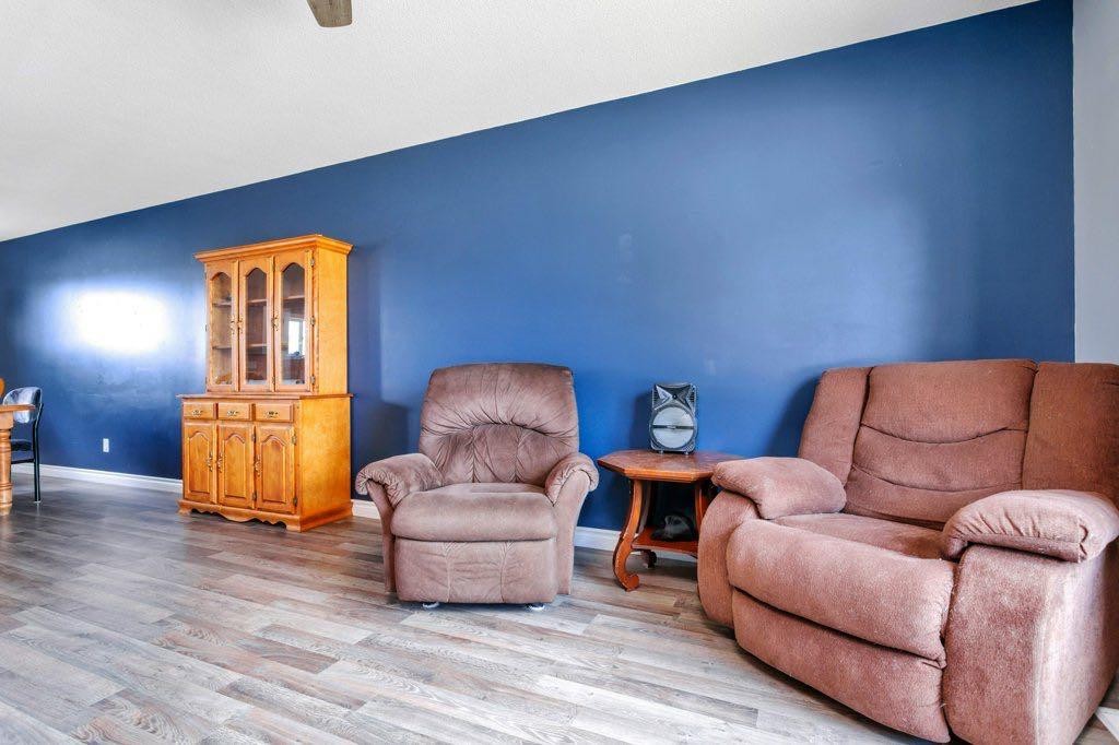 4917 Wocmacks Road, Blackfalds, AB