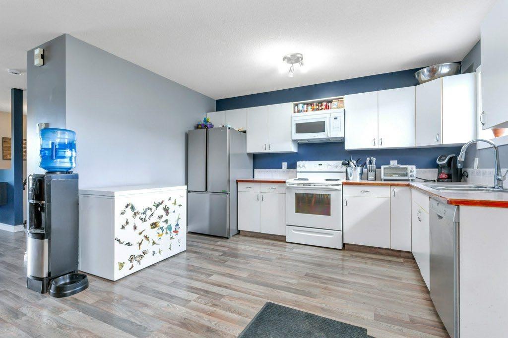 4917 Wocmacks Road, Blackfalds, AB
