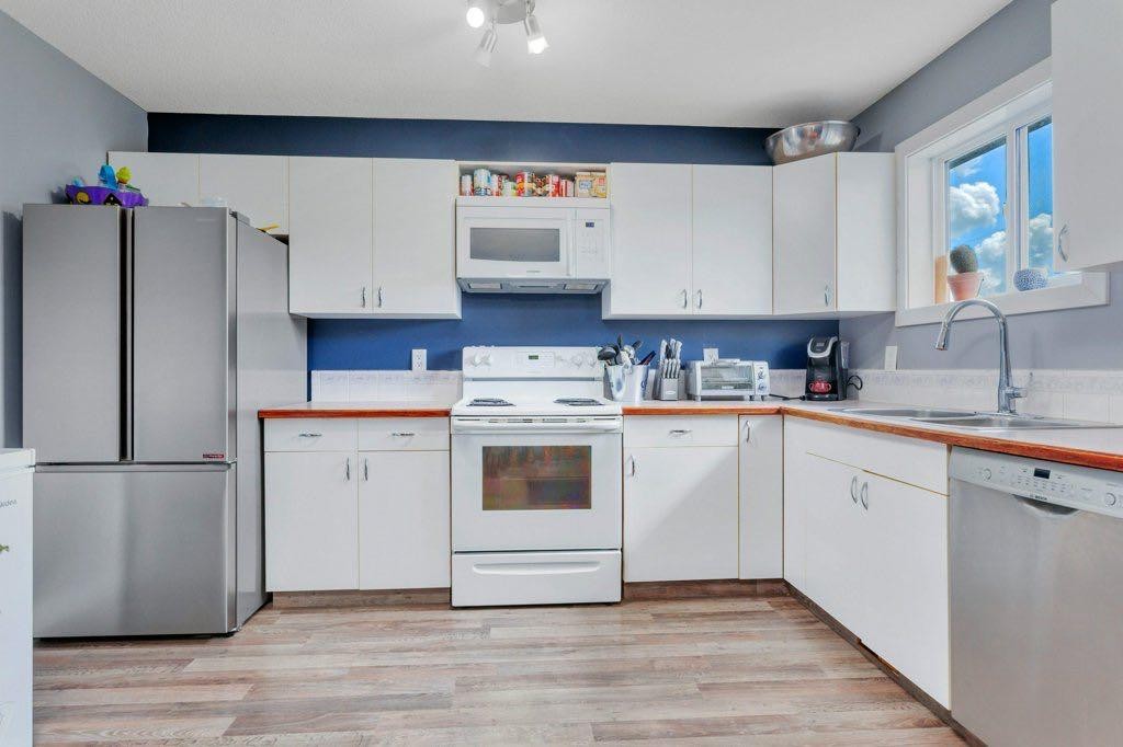 4917 Wocmacks Road, Blackfalds, AB