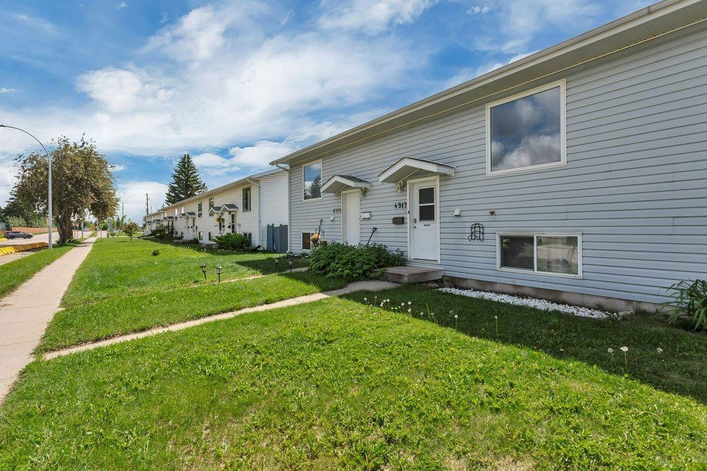 4917 Wocmacks Road, Blackfalds, AB