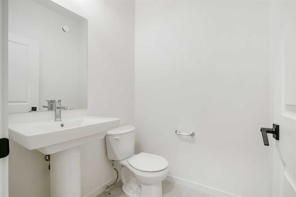 78 Alpine Common Sw, Calgary, AB - Indoor Photo Showing Bathroom