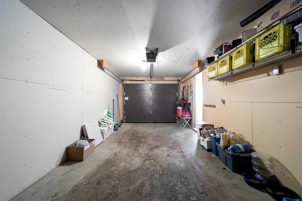 44402 Range Road 125, Rural Flagstaff County, AB - Indoor Photo Showing Garage