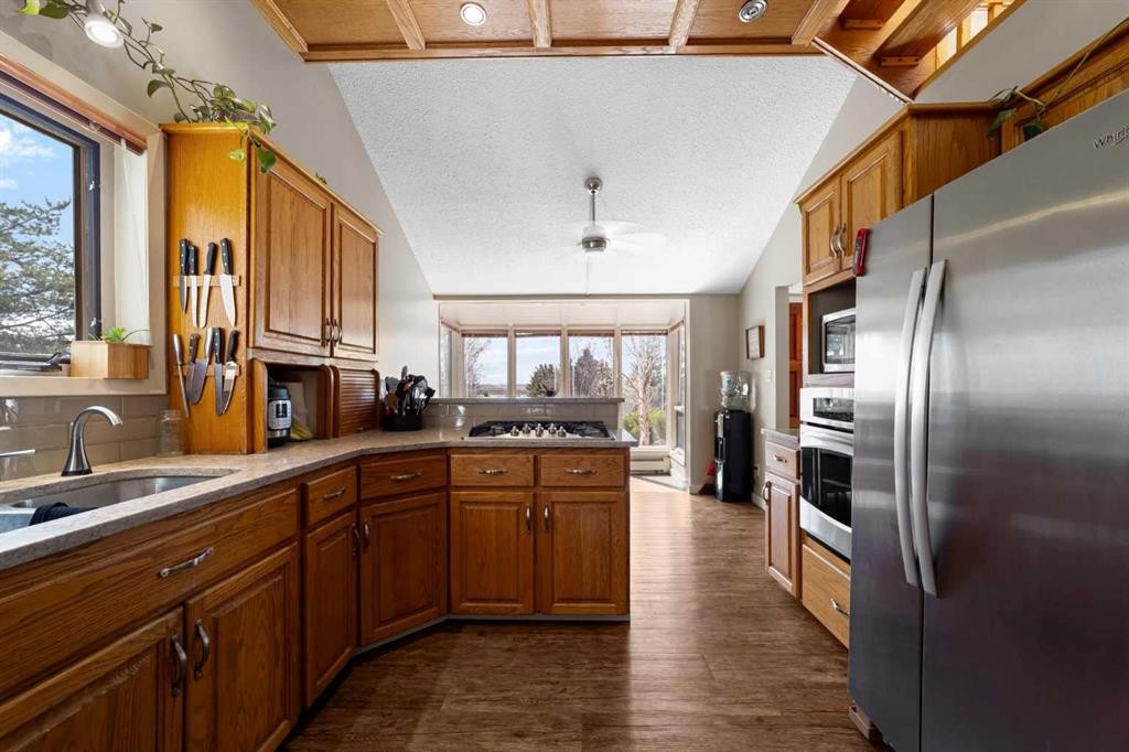 44402 Range Road 125, Rural Flagstaff County, AB - Indoor Photo Showing Kitchen