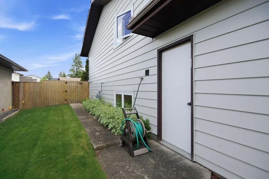 92 Mccullough Crescent, Red Deer, AB