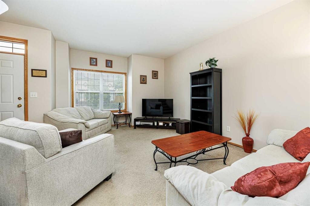 53 Adams Close, Red Deer, AB