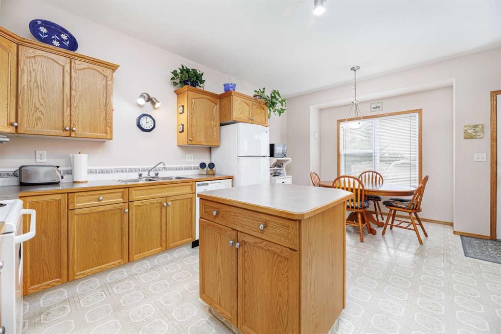53 Adams Close, Red Deer, AB