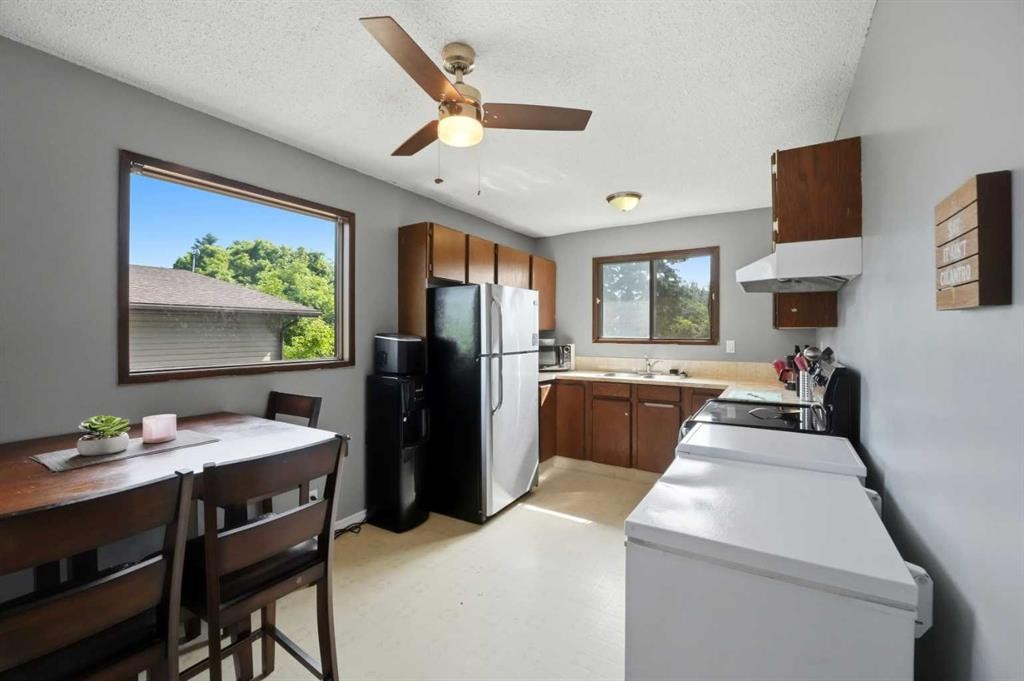 9 Griffiths Avenue, Red Deer, AB