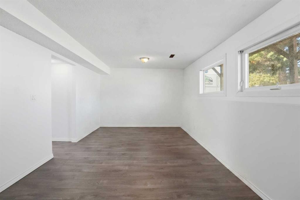 9 Griffiths Avenue, Red Deer, AB