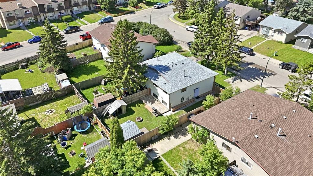 9 Griffiths Avenue, Red Deer, AB